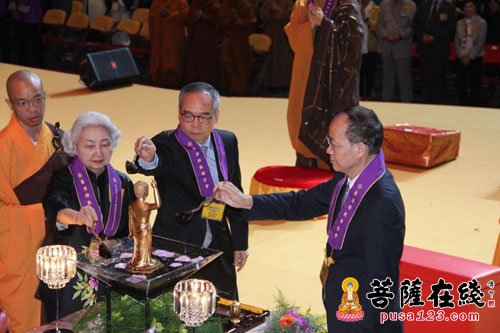 佛教-香港佛教联合会举行一年一度的佛诞庆典