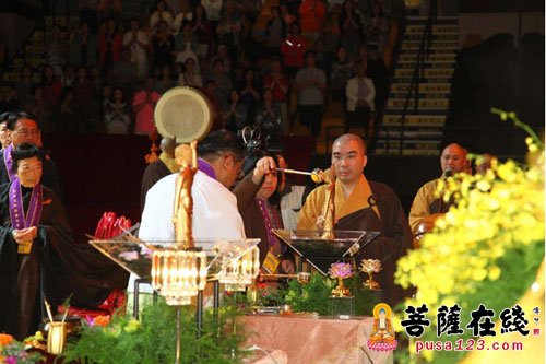 佛教-香港佛教联合会举行一年一度的佛诞庆典