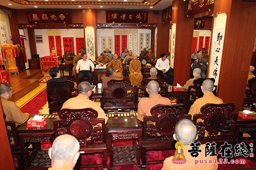崇明县佛教协会参访团一行参访上海二严寺
