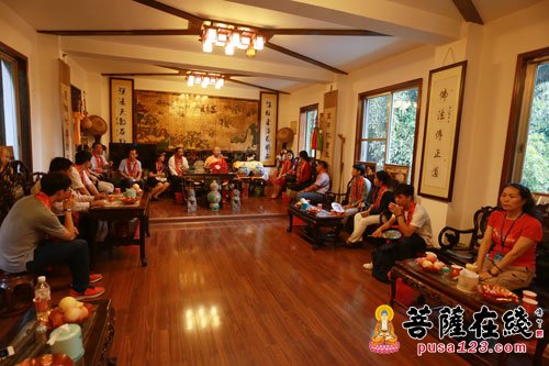 佛教-东盟五国、英国华夏文化协会拜会广西桂平龙华古寺湛空大和尚
