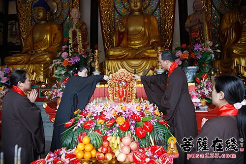 上海寧國禪寺舉行首屆紀念佛陀聖誕暨浴佛法會