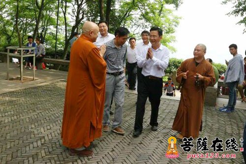 佛教-江苏省宗教局局长李国华看望明学长老