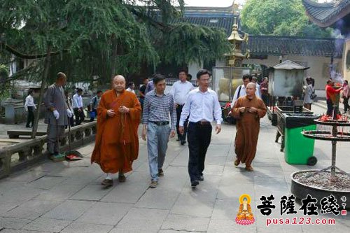 佛教-江苏省宗教局局长李国华看望明学长老