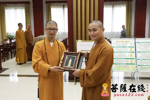 普陀山-广东云门佛学院毕业参学团参访中国佛学院普陀山学院