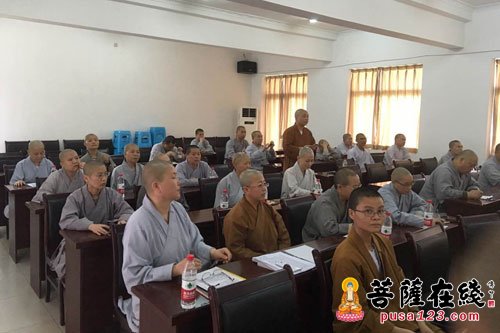 研究生-重庆佛学院2013级研究生论文答辩会圆满举行