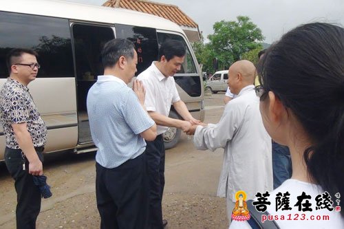 沉香-东安县县委书记谢景林一行赴湖南沉香寺指导工作