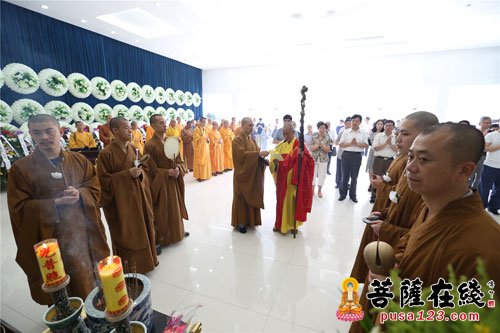 原湖州市佛协会长冯祖衡居士遗体告别仪式举行