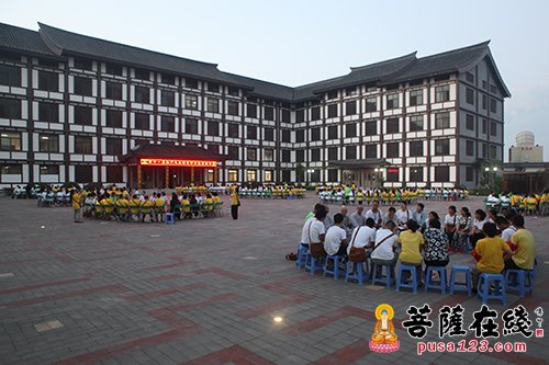 摄影-第十一届法门之光福慧营“分组讨论会”