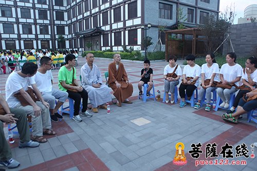 摄影-第十一届法门之光福慧营“分组讨论会”
