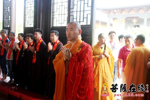 上海宁国禅寺举行观世音菩萨贴金功德法会