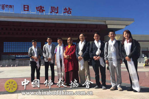 佛教-中国佛教协会慈善慰问团抵达拉萨