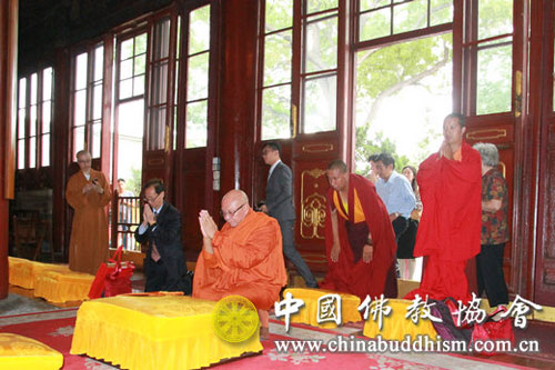 佛教-中国佛教协会宗性副会长会见缅甸昂山禅师一行
