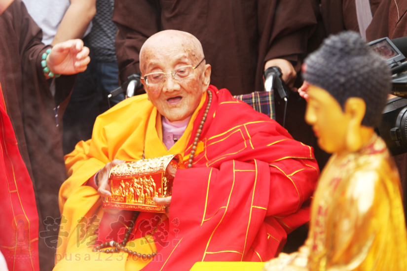 【高清图集】江西末山九峰禅寺举行恭迎本焕长老舍利供奉祈福庆典
