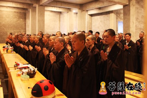 江西末山九峰禅寺举行丙申年水陆法会之熏坛洒净仪式