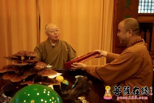 佛教-上海市佛教协会教师节慰问上海佛学院教师