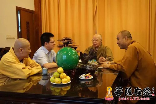 佛教-上海市佛教协会教师节慰问上海佛学院教师