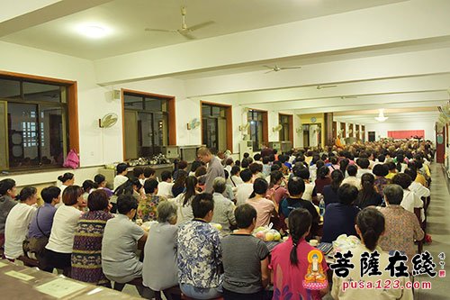 佛教-河北柏林禅寺僧俗大众共度中秋佳节