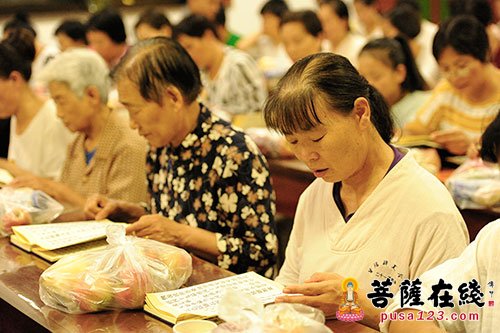 佛教-河北柏林禅寺僧俗大众共度中秋佳节