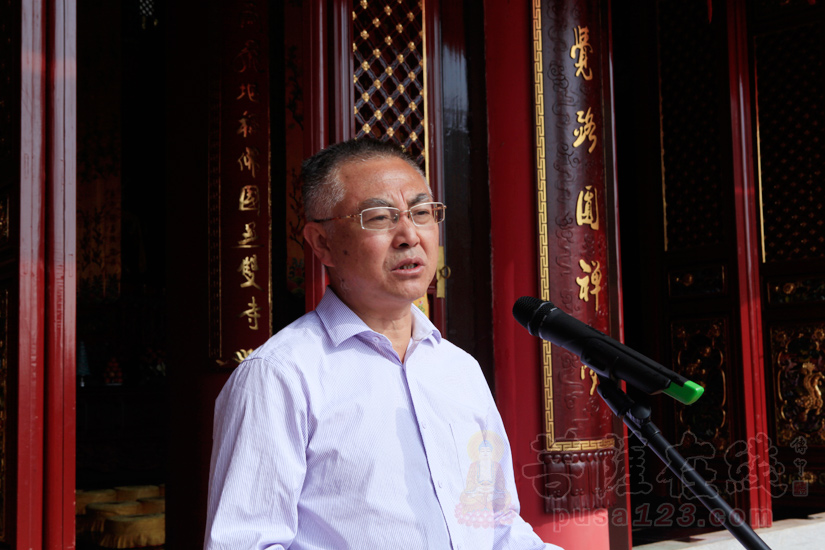 大理州民宗委副主任胡玉涛致辞(图片来源:菩萨在线 摄影:妙雯)