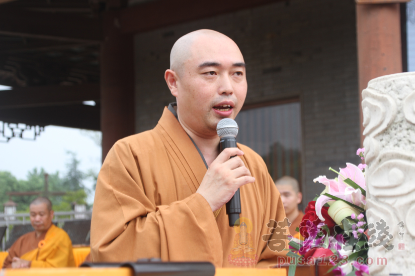 太仓同觉寺方丈曙提法师主持典礼(图片来源
