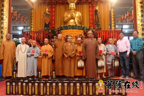 佛教-上海市佛教协会开展“重阳节”走访慰问活动