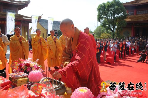 摄影-江苏南通江心寺举行首届九九重阳孝道文化节