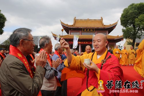 摄影-江苏南通江心寺举行首届九九重阳孝道文化节