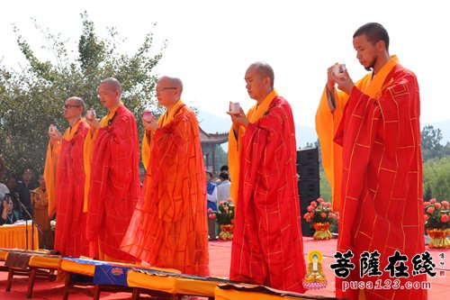 千叟宴-“不忘初心 孝行天下” 武汉灵泉寺千叟宴举行