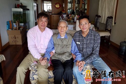 上海市佛教协会举行重阳节系列慰问活动