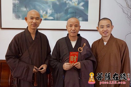 上海市佛教协会举行重阳节系列慰问活动