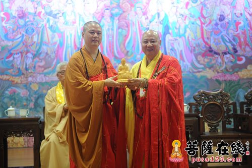 佛教-中韩日佛教友好交流会议代表团莅临七塔禅寺参访