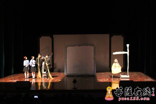 游本昌-温岭上演话剧《弘一法师—最后之胜利》 游本昌担纲主演