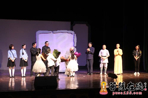 游本昌-温岭上演话剧《弘一法师—最后之胜利》 游本昌担纲主演
