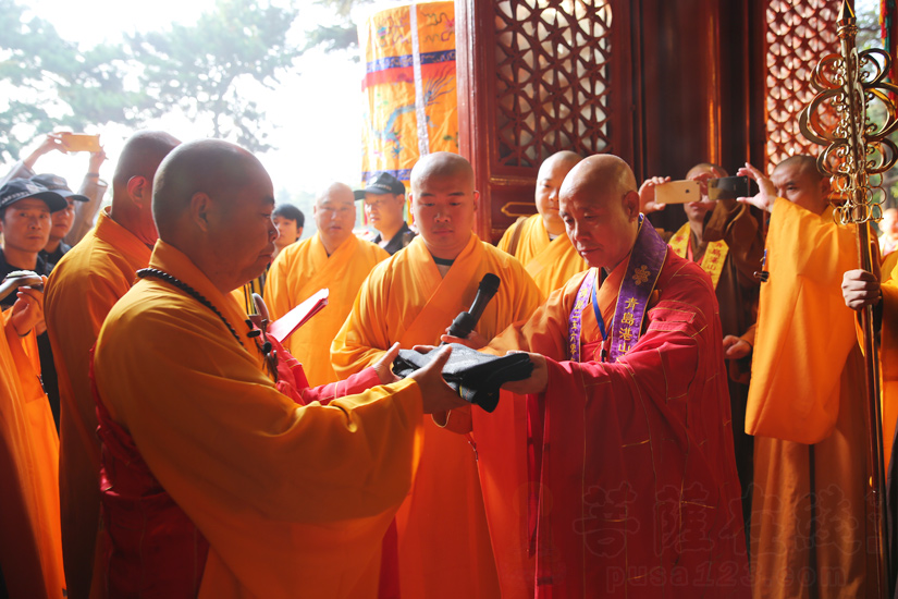 湛山寺方丈心见大师图片