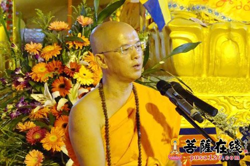 佛教-中国佛教协会南传佛教福慧袈裟布施仪式在云南临沧孟定洞景佛寺隆重举行