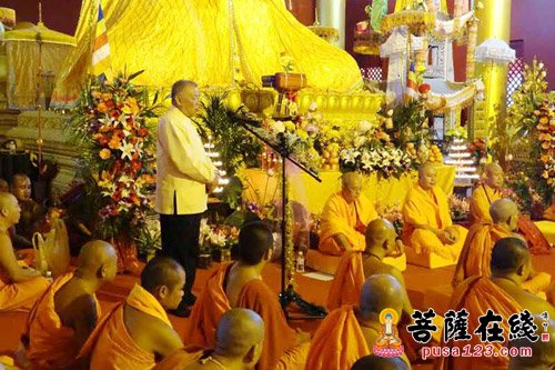 佛教-中国佛教协会南传佛教福慧袈裟布施仪式在云南临沧孟定洞景佛寺隆重举行