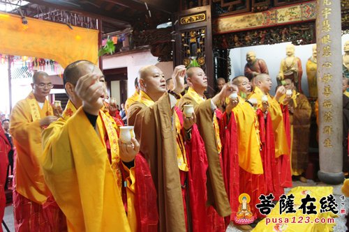 汕头东岩卓锡古寺举行纪念开山祖师大颠诞辰1284周年暨首届潮阳禅宗大颠文化节系列活动