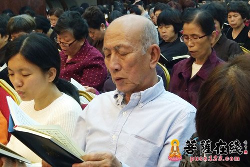 地藏菩萨本愿经-一千五百余人齐聚厦门鸿山寺共诵《地藏经》