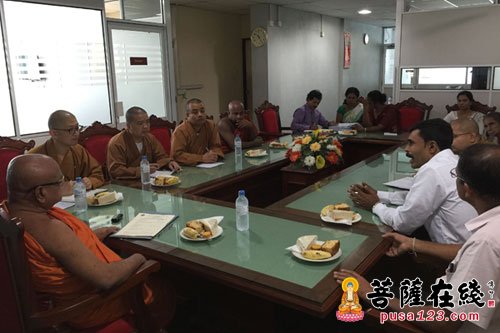 大学-中国佛学院普陀山学院常务副院长会闲法师一行赴凯拉尼亚大学商讨合作办学事宜