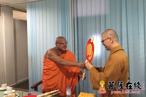大学-中国佛学院普陀山学院常务副院长会闲法师一行赴凯拉尼亚大学商讨合作办学事宜