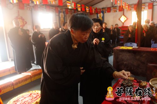 上海省殿禅寺举行中峰三时系念法会