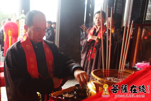 宁国-上海宁国禅寺举行冬至法会之上堂大斋仪式 平熙大和尚主法