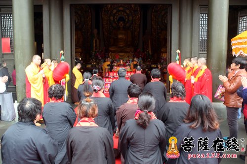 宁国-上海宁国禅寺举行冬至法会之上堂大斋仪式 平熙大和尚主法