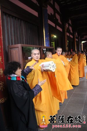 寒山寺-苏州寒山寺举行第五届万人抄经回向功德法会