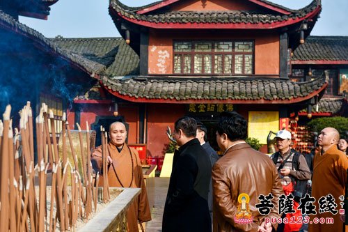 峨眉山-乐山市委常委阿刘时布一行赴峨眉山调研检查宗教工作