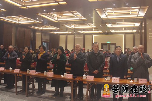 寒山寺举行迎鸡年百位孤寡老人共度新春活动