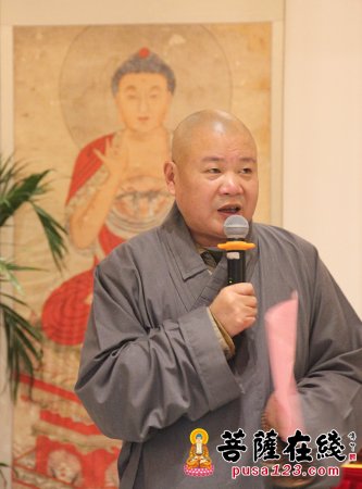 寒山寺举行迎鸡年百位孤寡老人共度新春活动