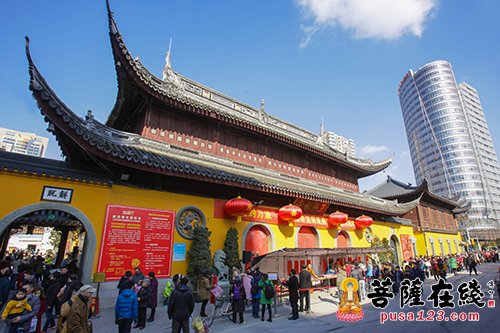 玉佛禅寺新春送福 法师免费为市民题写春联