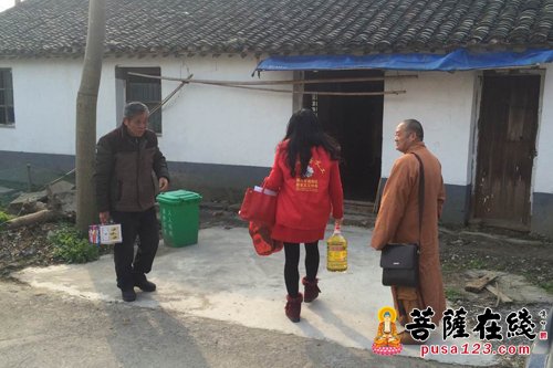 佛教-浙江嘉兴南湖真实禅寺宽修法师一行慰问孤寡老人