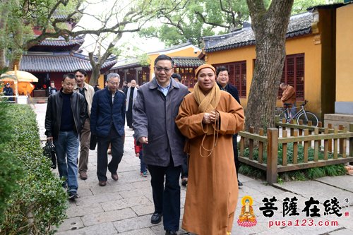 佛教-舟山市委统战部忻海平部长一行慰问普陀山佛协
